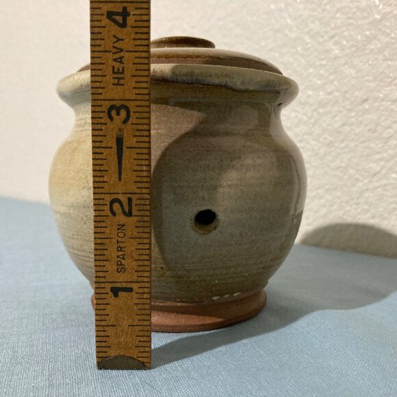 Studio Pottery Terra Cotta Garlic Storage Keeper Jar Container With Lid - Picture 8 of 9
